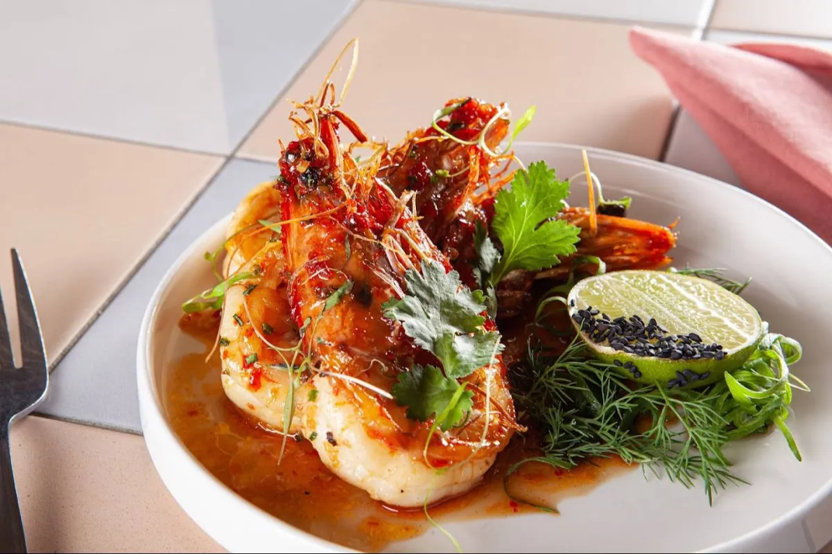 La Playa Beach and Eats