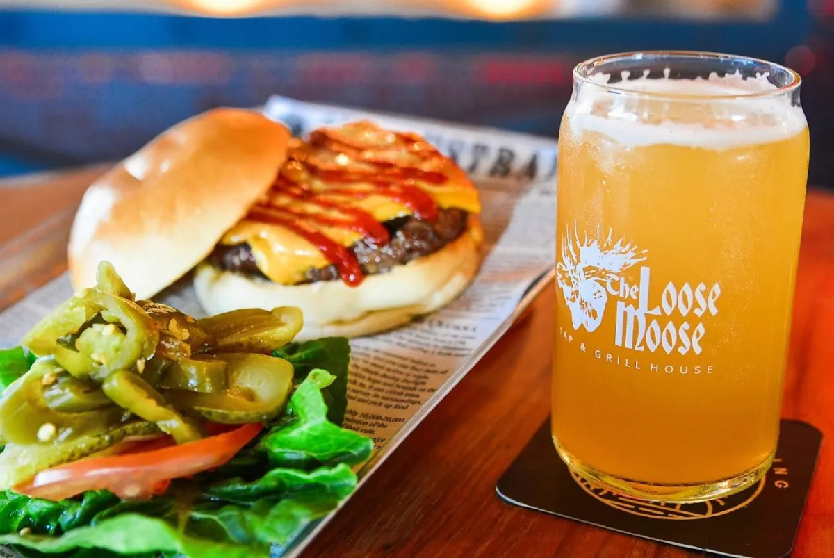 The Loose Moose