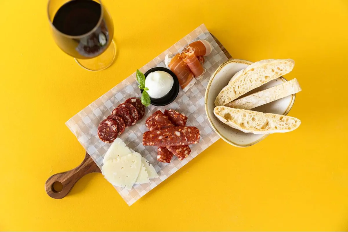 Cardoon Cafe & Restaurant