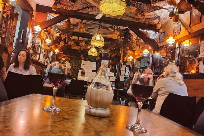 Vinnie's Kitchen & Bar