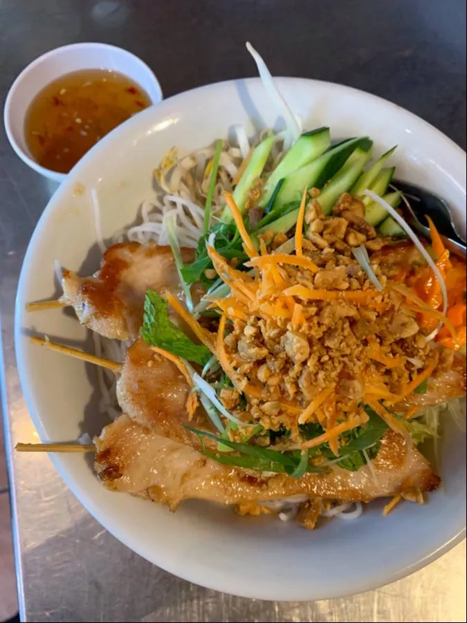 O-Me-Ly Vietnamese Restaurant — photo 2