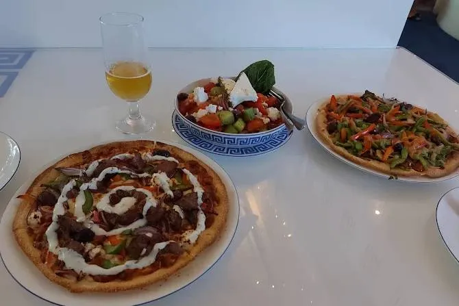 George's Pizza Wine Bar (Coolangatta) — photo 2