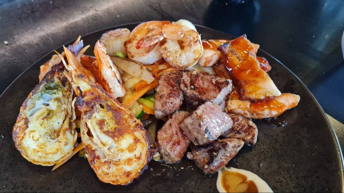 Kamikaze Teppanyaki Pacific Fair — photo 3