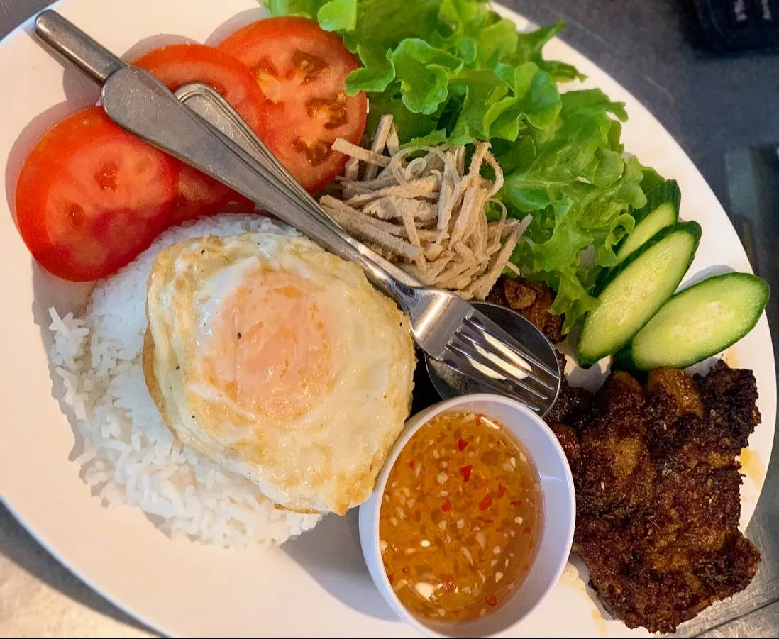 O-Me-Ly Vietnamese Restaurant — photo 3