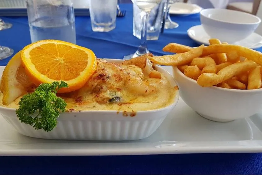 George’s Paragon Cocktail Bar (Sanctuary Cove) — photo 3