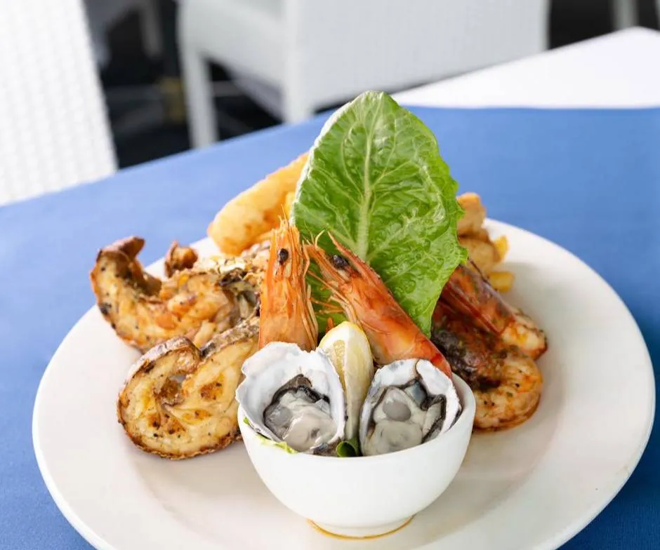 George's Paragon Seafood Restaurant (Coolangatta) — photo 4