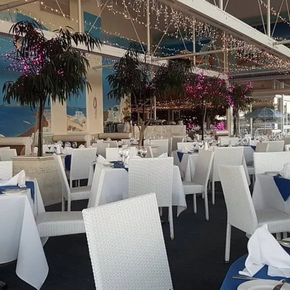 George’s Paragon Cocktail Bar (Sanctuary Cove) — photo 6
